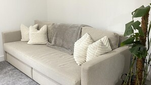 Living area - 2-bed House Walking Distance to Bicester Village (Bicester)