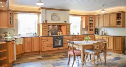 Amazing home in Matredal with kitchen