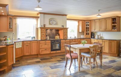 Amazing home in Matredal with kitchen