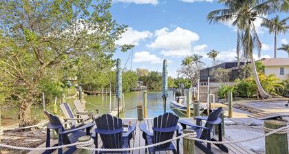 Goodland pet-friendly home w/ dock & kayaks