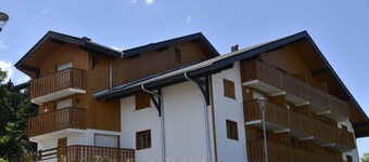 Nouvel Appartement Moderne: 2 Chambres, Lits Doubles, à 350 m de la Télécabine