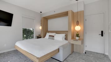 Deluxe Room, 1 King Bed