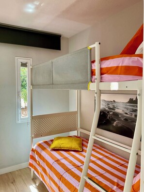 3 Schlafzimmer, Zimmersafe, Schreibtisch, Bügeleisen/Bügelbrett