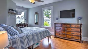 2 Schlafzimmer, laptopgeeigneter Arbeitsplatz, Reisekinderbett