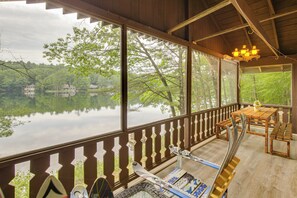 Dining - Waterfront Escape w/ Kayak, Paddle Boards, & Sauna (Casco)