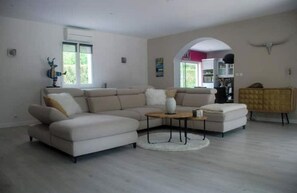 Smart-TV, DVD-Player, Drucker