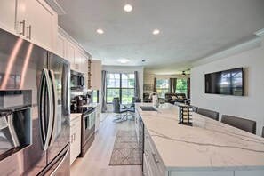 Fridge, microwave, stovetop, dishwasher - Lanai + Pool: Dog-Friendly Home in Cape Coral! (Cape Coral)