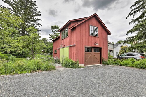 Barn-Like Studio Suite w/ Flowering Garden!