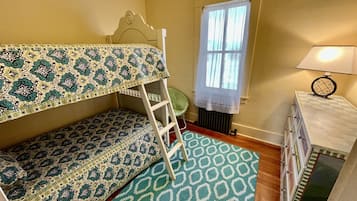 3 Schlafzimmer, Schreibtisch, kostenloses WLAN, Bettwäsche