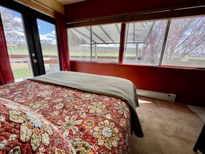 3 chambres, bureau, Wi-Fi gratuit, draps fournis