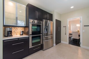 House | Private kitchen - Hollywood Dream House 5 Br with POOL (Hollywood)