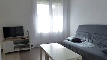 1 slaapkamer, een strijkplank/strijkijzer, reisbedje, gratis wifi