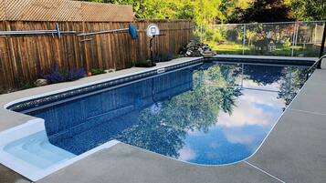 AuĂenpool, beheizter Pool