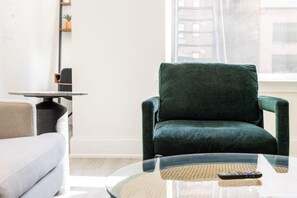 Interior - Sosuite | 1BR Apt w W/D, Desk Alcove (Philadelphia)
