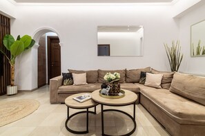 Smart TV - Modern Private Villa, 5 minutes from the beach! (Kalamaki)