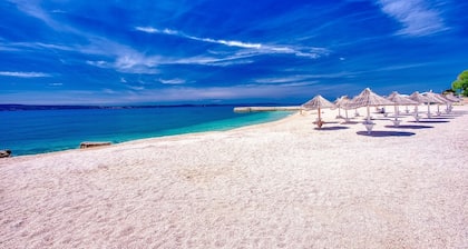 Seaview Villa ABA with 38sqm heated infinity pool, 4 bedrooms, Media room, 150m from sea