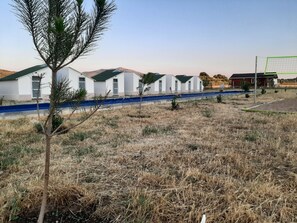 Vista frontal de la propiedad