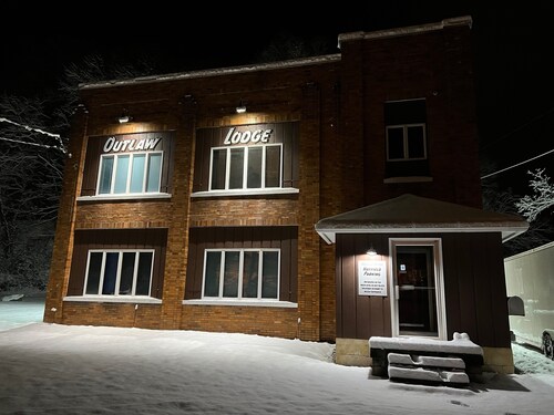 Outlaw Lodge (Hatfield 1st Floor) ATV,SXS Offroad