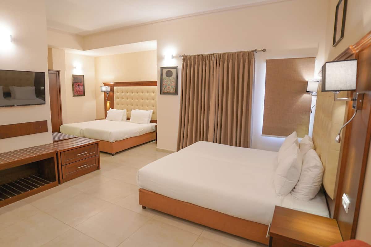Quadruple Room, Private Bathroom