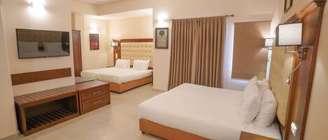 Family Room | Bureau, espace de travail pour ordinateurs portables