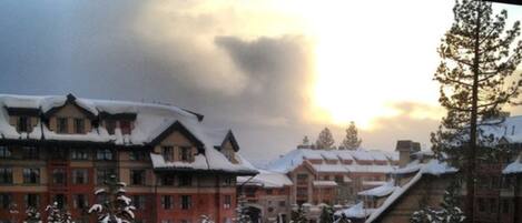 Utomhuspool och uppvärmd pool