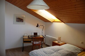 2 chambres, bureau, fer et planche à repasser, Wi-Fi gratuit
