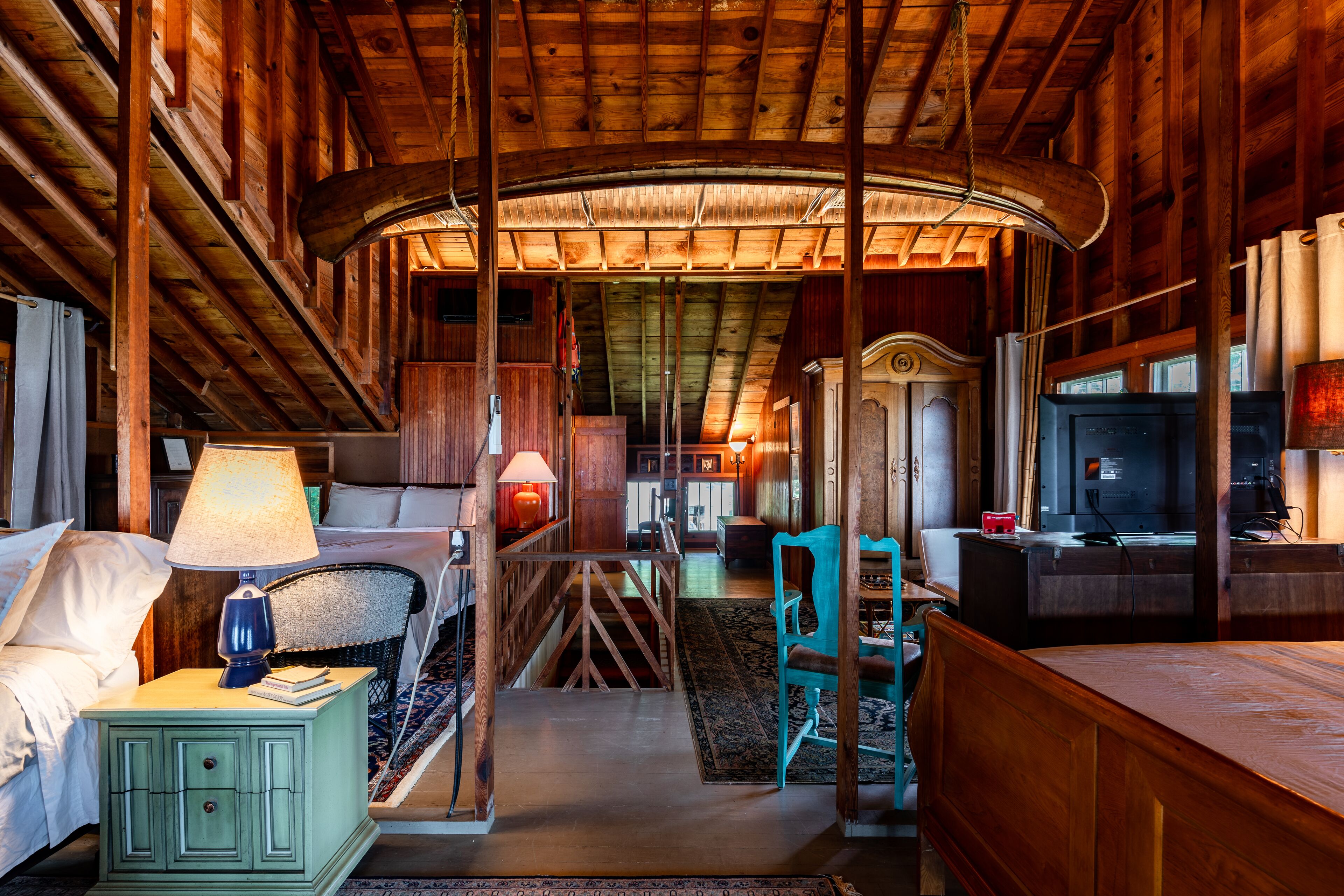 2 多间卧室、办公桌、免费 WiFi、床单