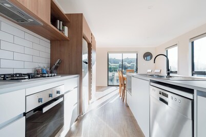 Modern & Convenient in Newstead