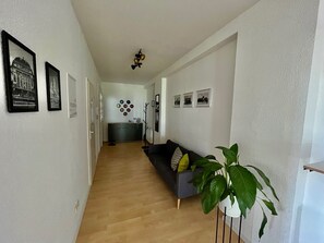 Smart-TV, Bücher, Drucker