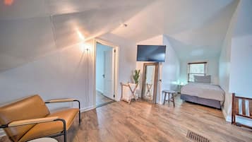 3 Schlafzimmer, Schreibtisch, Bügeleisen/Bügelbrett, Reisekinderbett