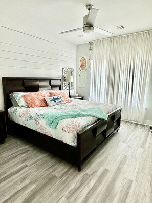 3 bedrooms, desk, travel cot, free WiFi
