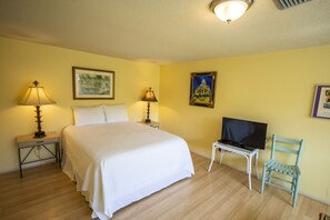 3 عدّة غرف نوم وواي فاي وملاءات أسرّة