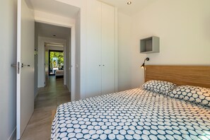 4 habitaciones y tabla de planchar con plancha 
