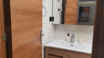 Bañera con ducha, cabezal de ducha tipo lluvia