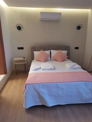 Chambre économique double, 1 grand lit | Draps en coton égyptien, literie de qualité