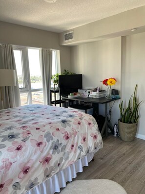 1 bedroom, desk, travel cot, free WiFi