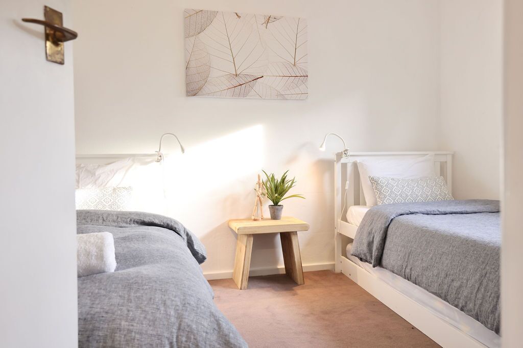 2 bedrooms