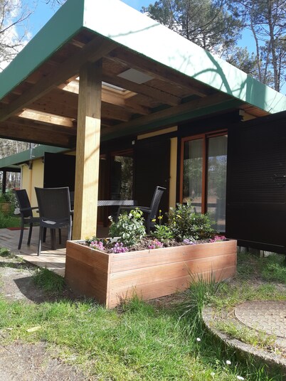 Bungalow aux Villages Sous les Pins, à 10 Minutes des Plages