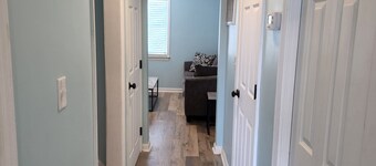 Harrison Hotel Unit H
Pet Friendly
2nd Story