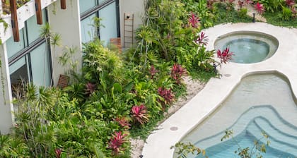 Mistiq Gardens