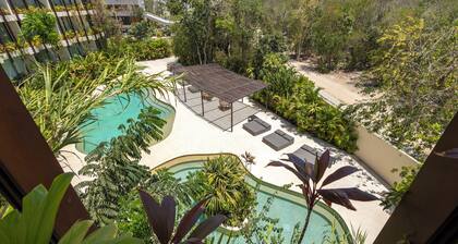 Mistiq Gardens