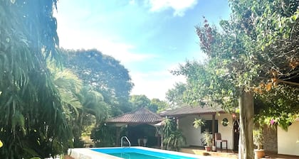 Resting cabin with a unique garden, swimming pool and Panamanian traditions.
