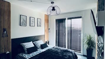 1 bedroom, free WiFi, bed sheets