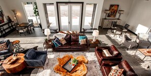 Smart TV, fireplace, books, offices