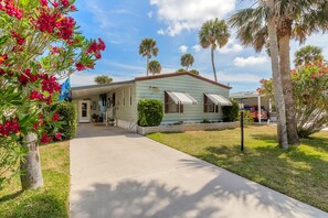 Exterior - Bring your boat! Huge private dock and community ramp for you on the ICW. (Edgewater)