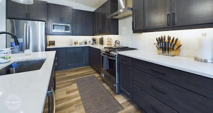 New Cozy, Modern 3-bedroom home. Close to dtwn CDA