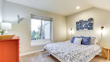 1 bedroom, desk, free WiFi, bed sheets