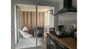 Kühlschrank, Mikrowelle, Ofen, Geschirrspüler