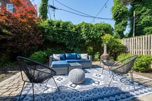 Property grounds - Charming 4 bedroom home just steps to the water! (Baltimore)