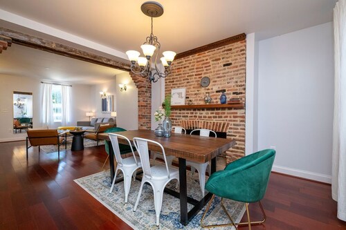 Charming 4 bedroom home just steps to the water!